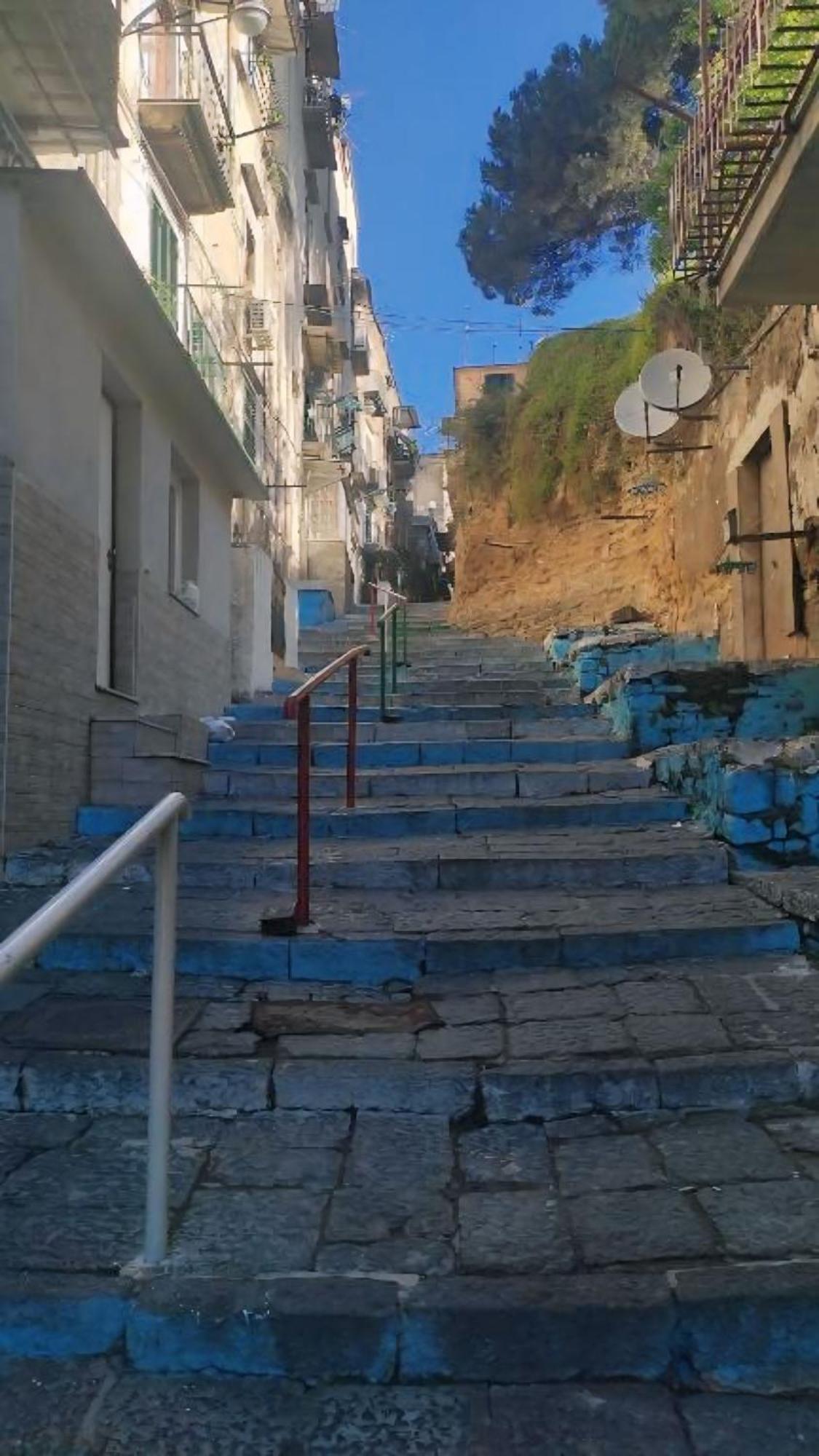 Tra I Giardini Della Scalinata Di San Gennaro Napels